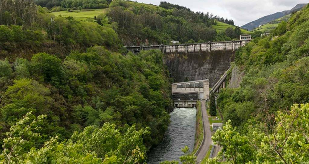 Central hidroeléctrica Arbón, Silvón y Doiras en Asturias